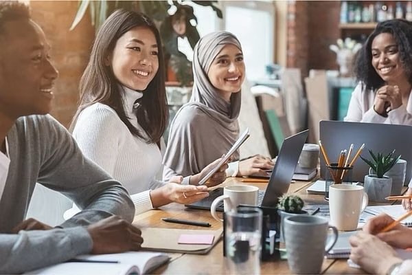Freelancing in the UAE: Top Skills, Earning Potential, and Opportunities in 2025